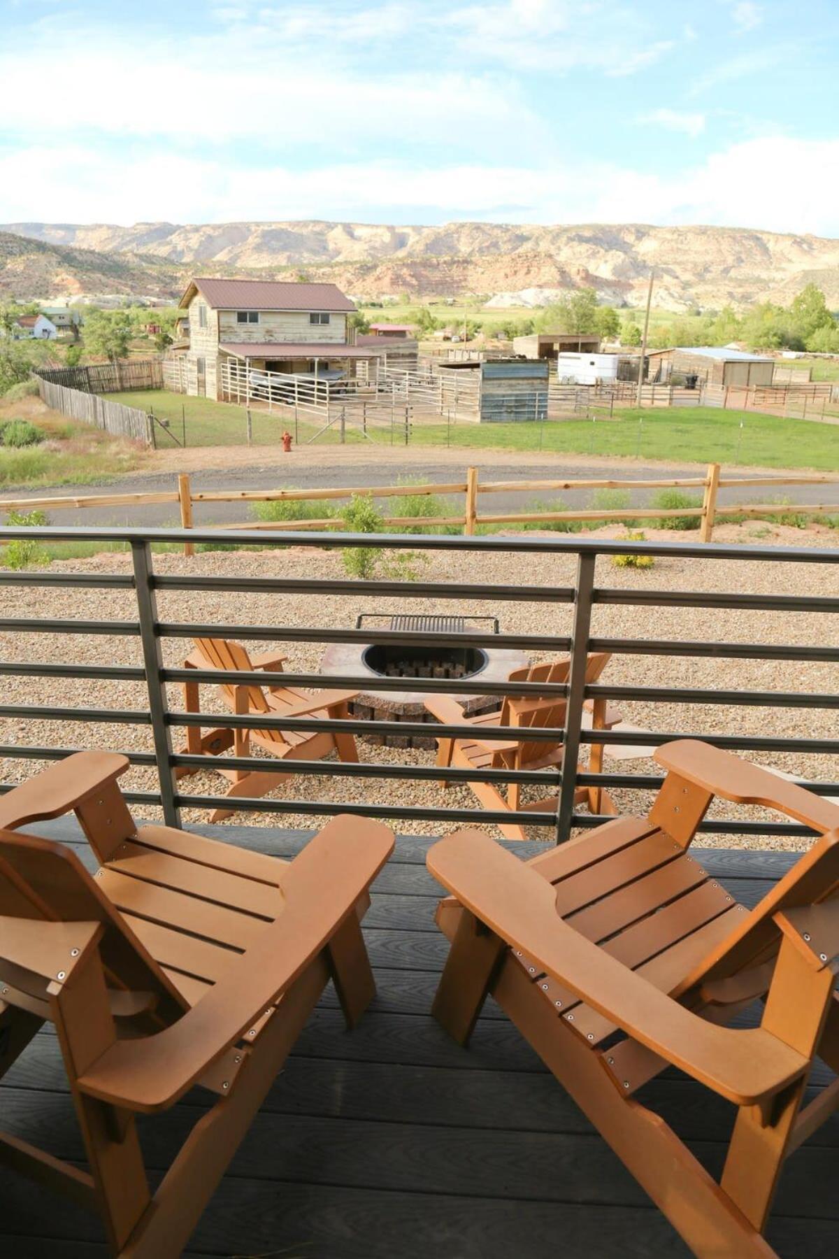 Escalante Escapes Tumble Weed- Bunk Escape Villa ภายนอก รูปภาพ